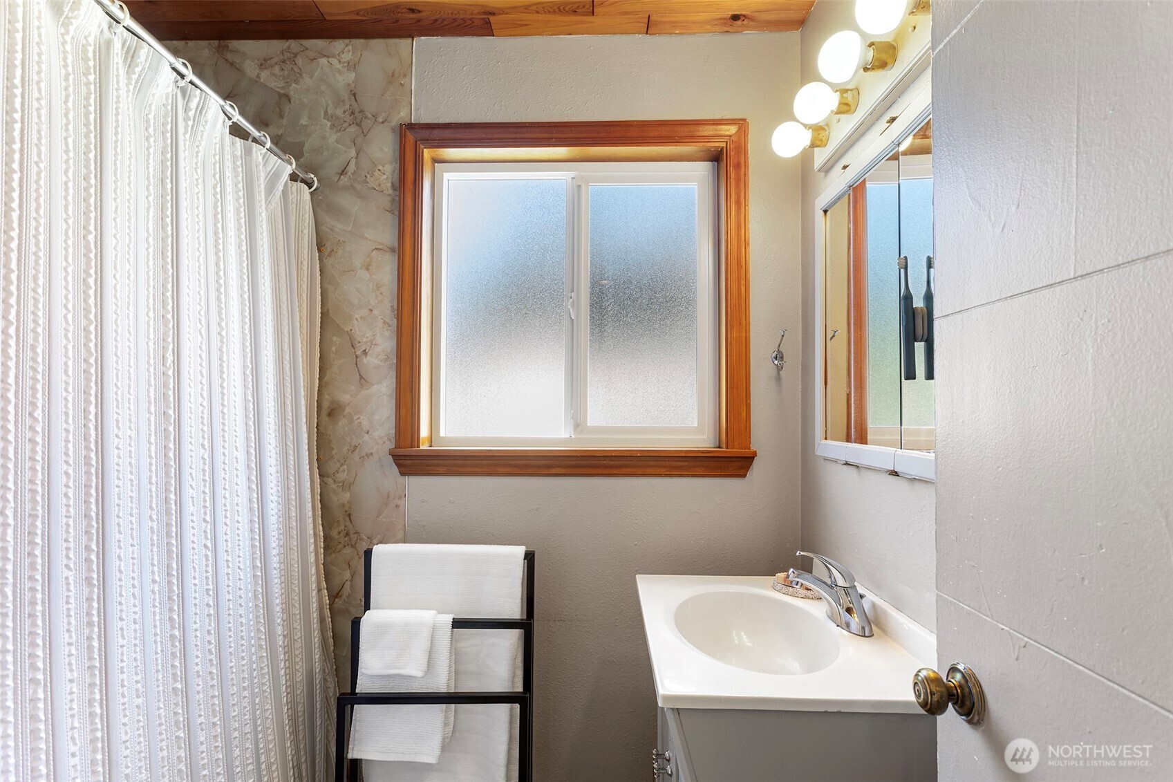 18042 10th Avenue Property Photo 19