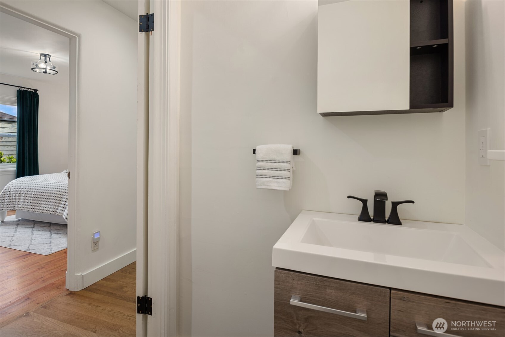 10945 Forest Avenue Property Photo 15