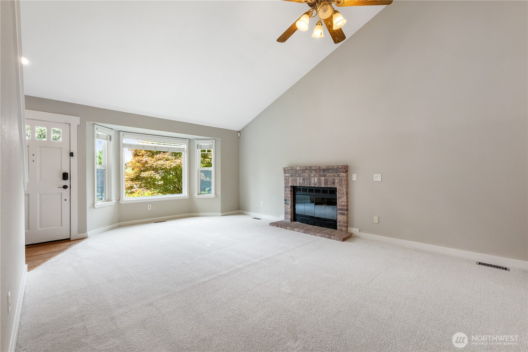 14818 4th Place Property Photo 4