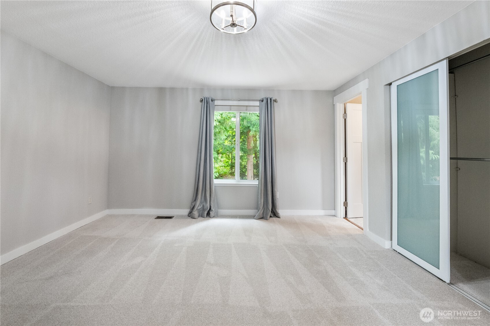 14818 4th Place Property Photo 19