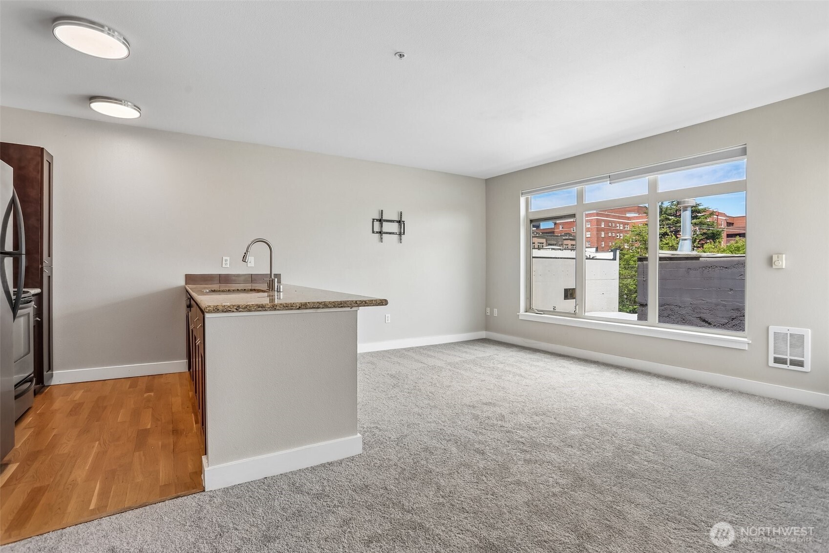 1610 Belmont Avenue 515 Property Photo 8
