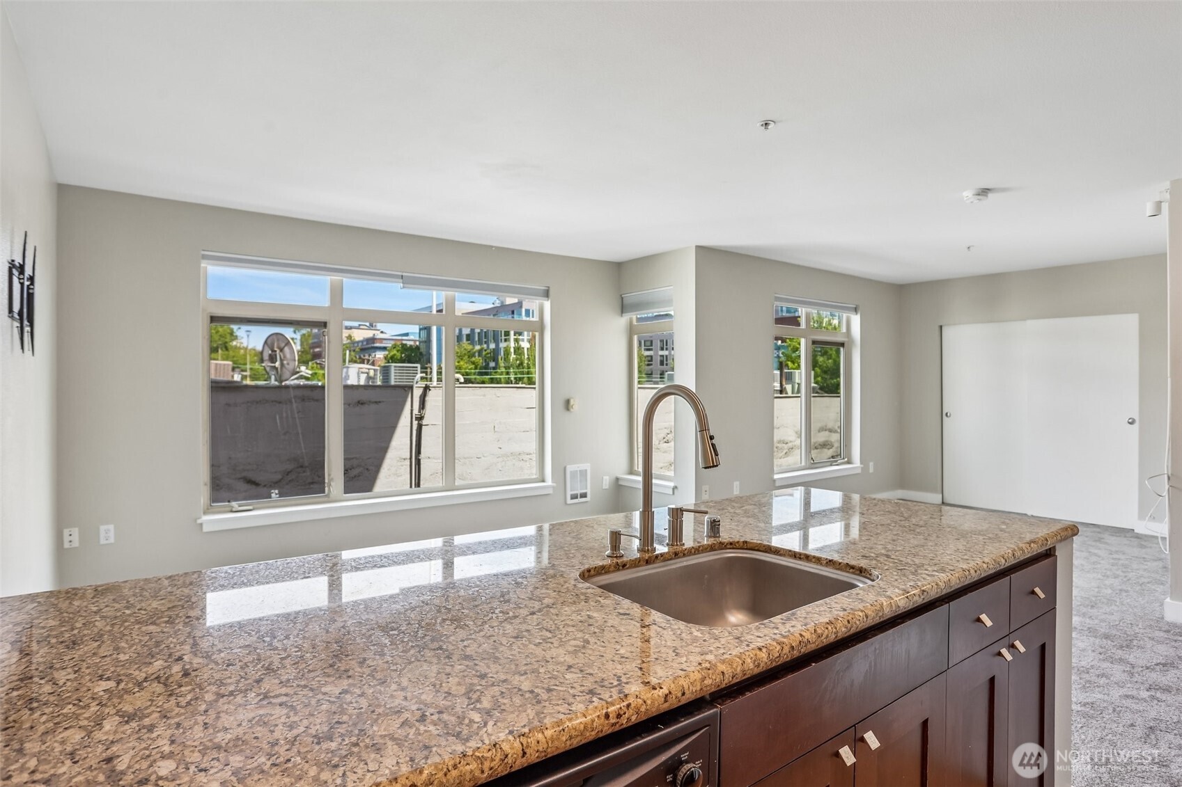 1610 Belmont Avenue 515 Property Photo 15