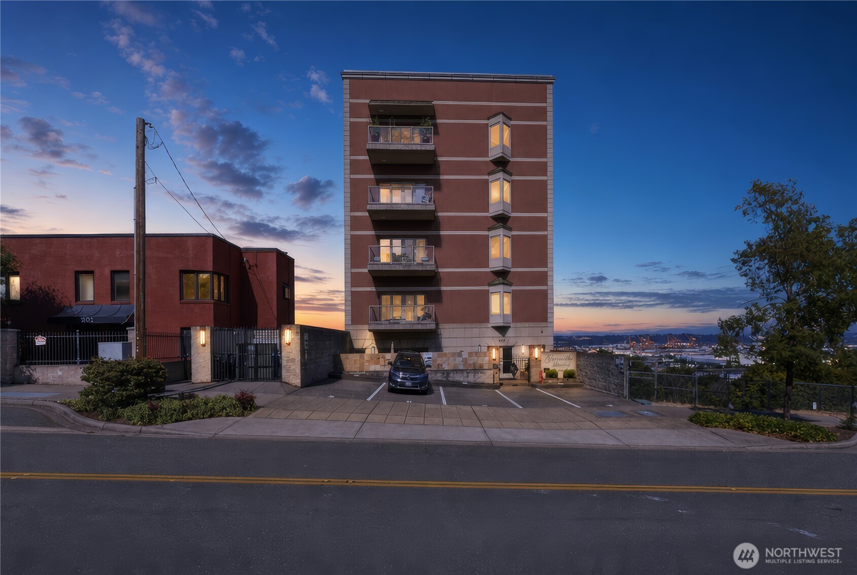 207 Broadway 200 Property Photo 1