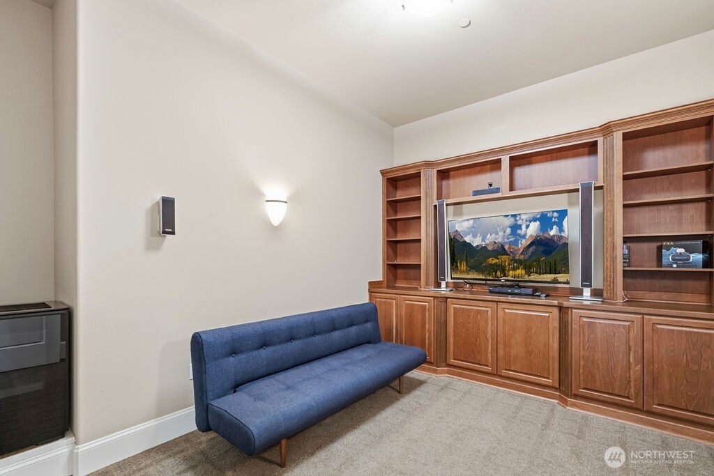207 Broadway 200 Property Photo 32