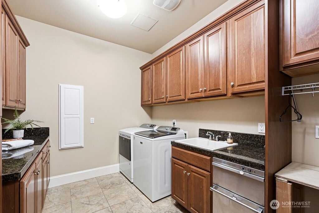 207 Broadway 200 Property Photo 33