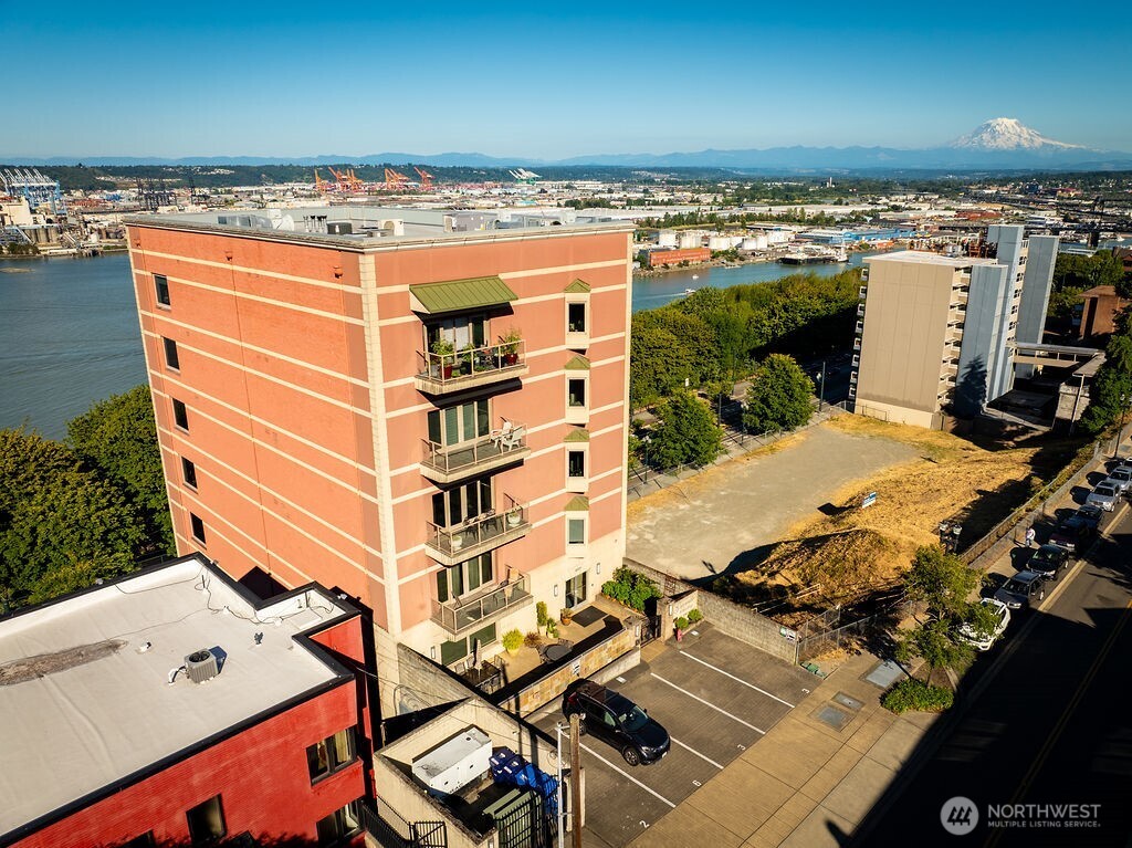 207 Broadway 200 Property Photo 37