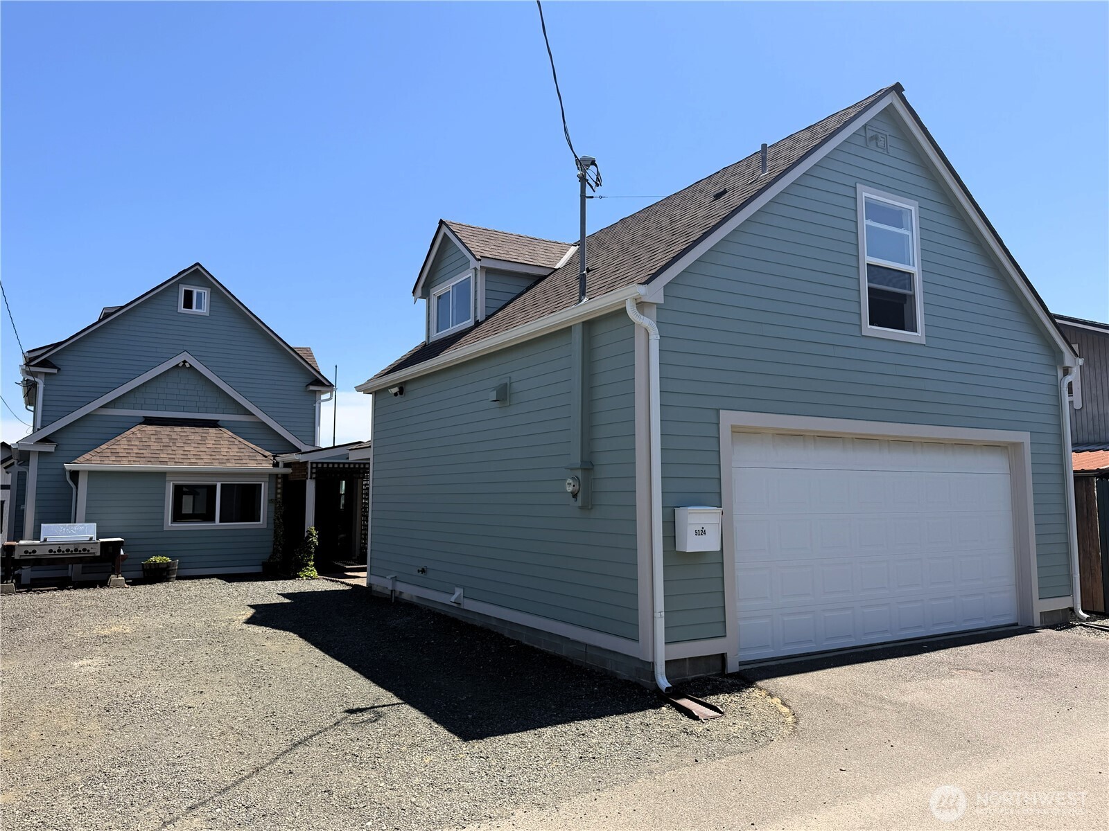 5124 N Bennett Street Property Photo 6