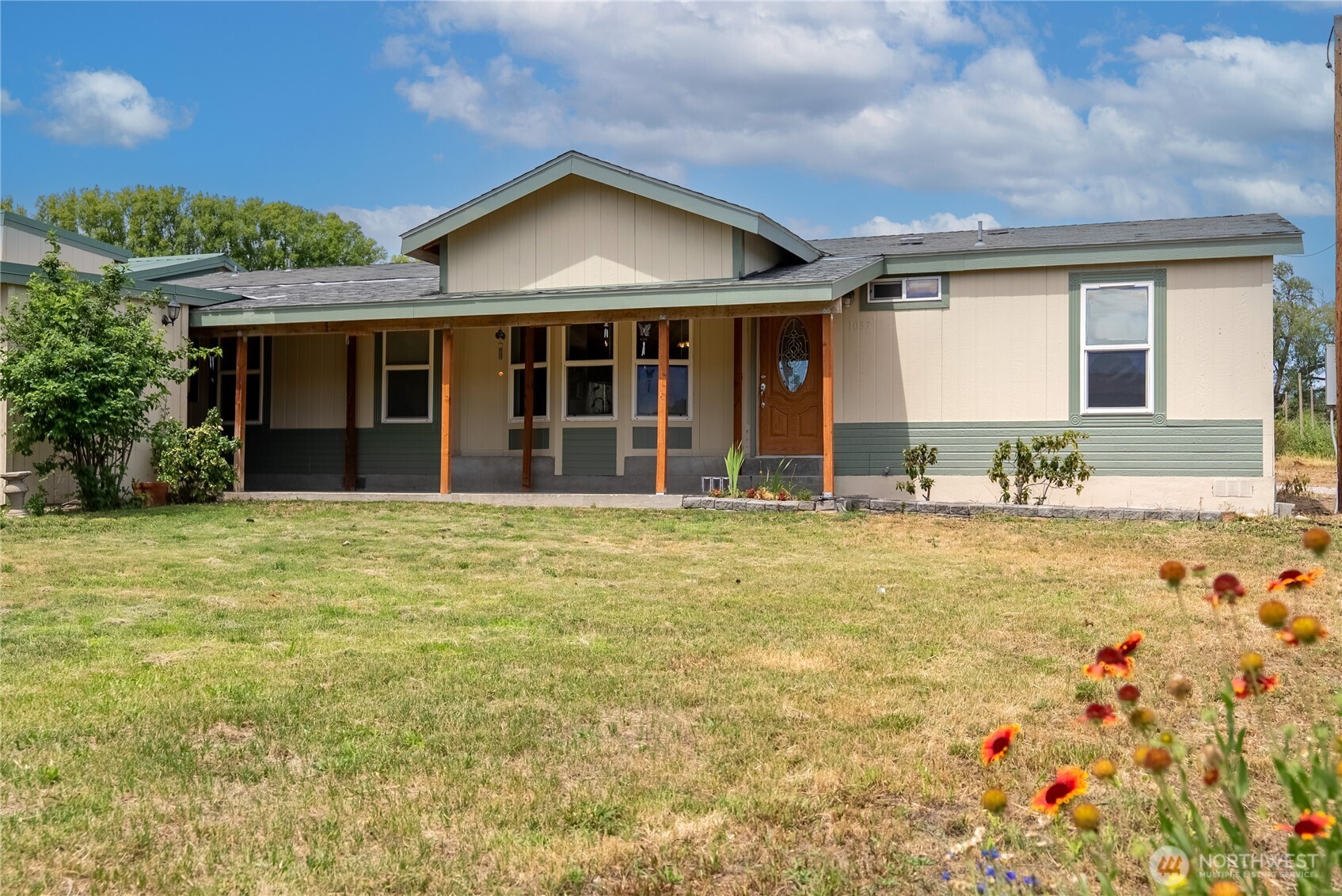 1037 A Highway 7 Property Photo 1