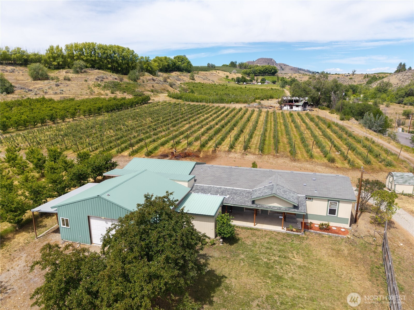 1037 A Highway 7 Property Photo 2