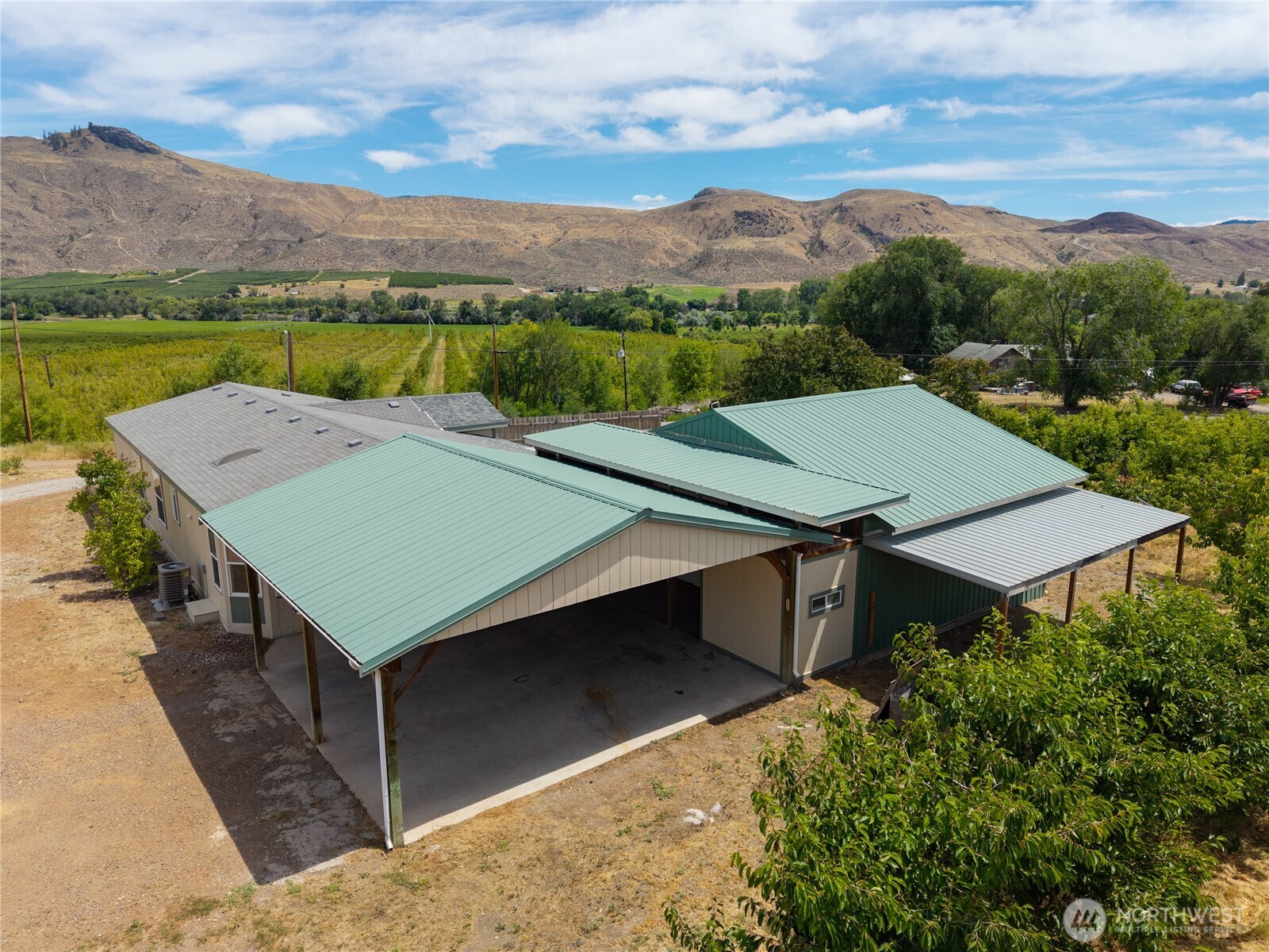 1037 A Highway 7 Property Photo 3