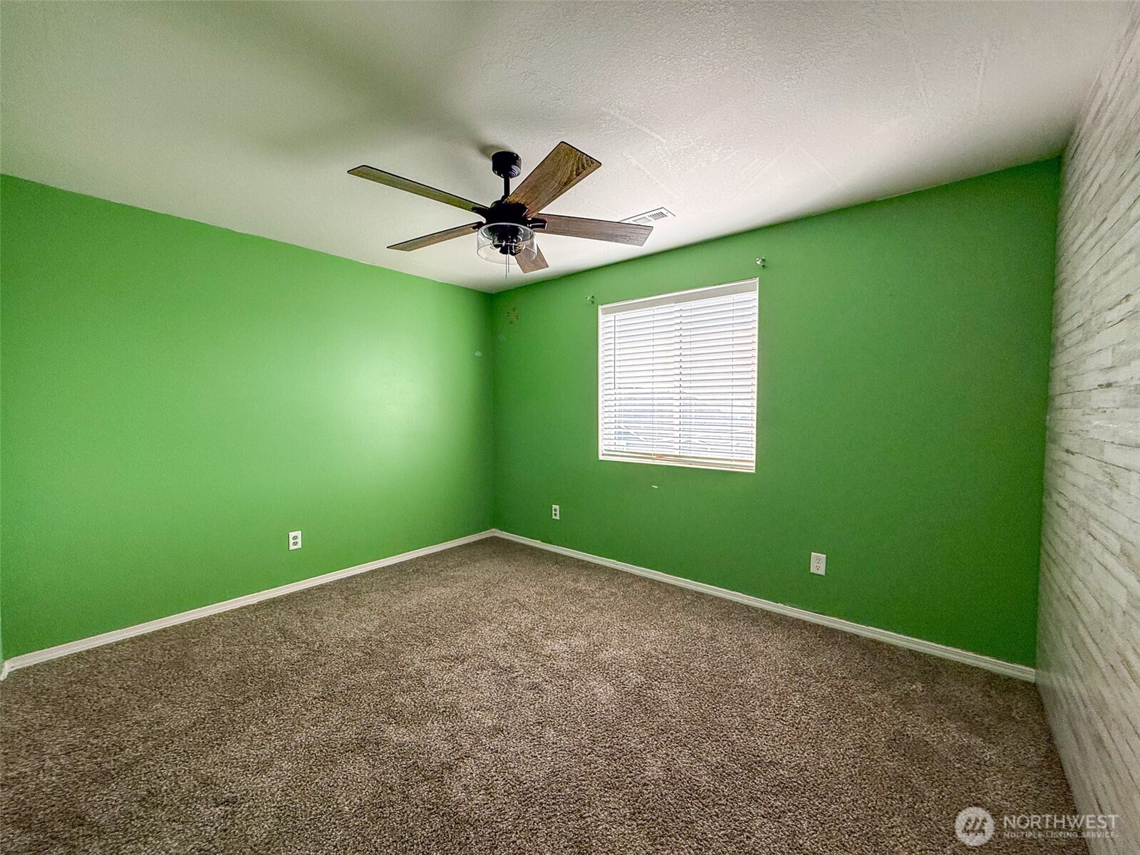4211 W Heaverlo Drive Property Photo 27