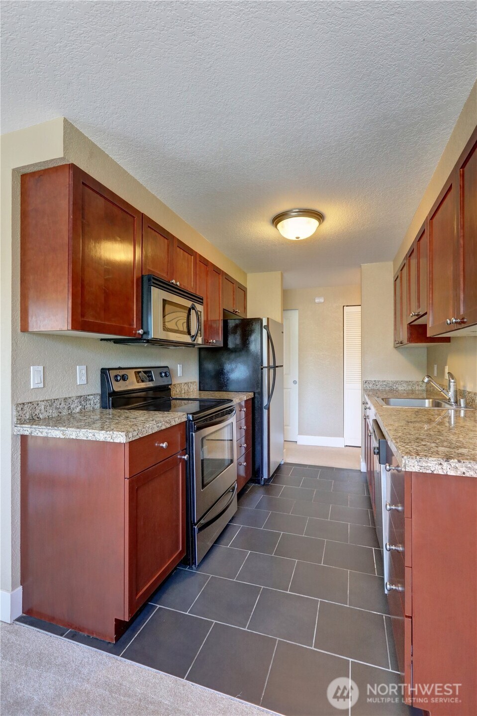 939 N 101st Street 302 Property Photo 6