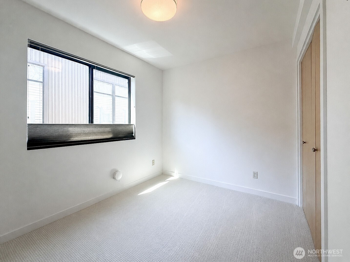 4917 39th Avenue Property Photo 16