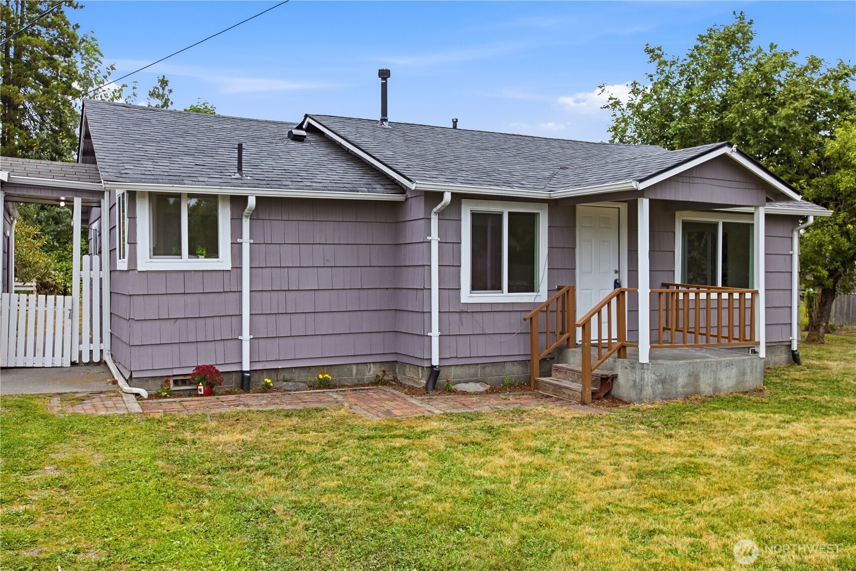 216 4th Avenue Property Photo 4