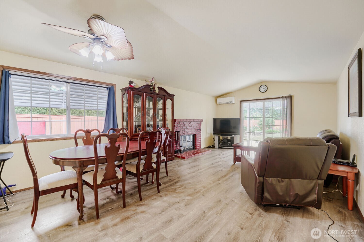 1216 S 80th Street Property Photo 6