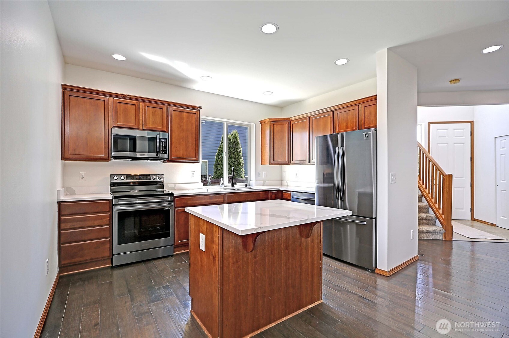 6915 282nd Place Property Photo 8