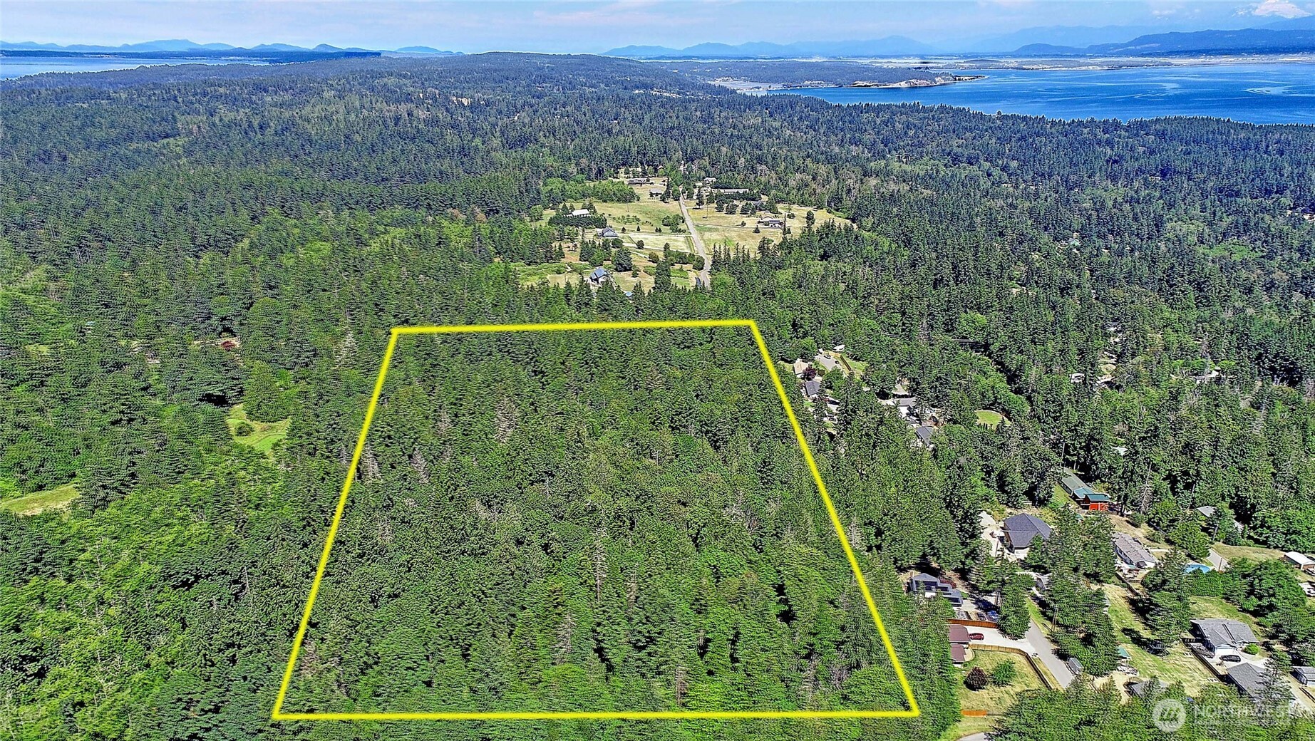 100 W Mountain View Rd Property Photo 13
