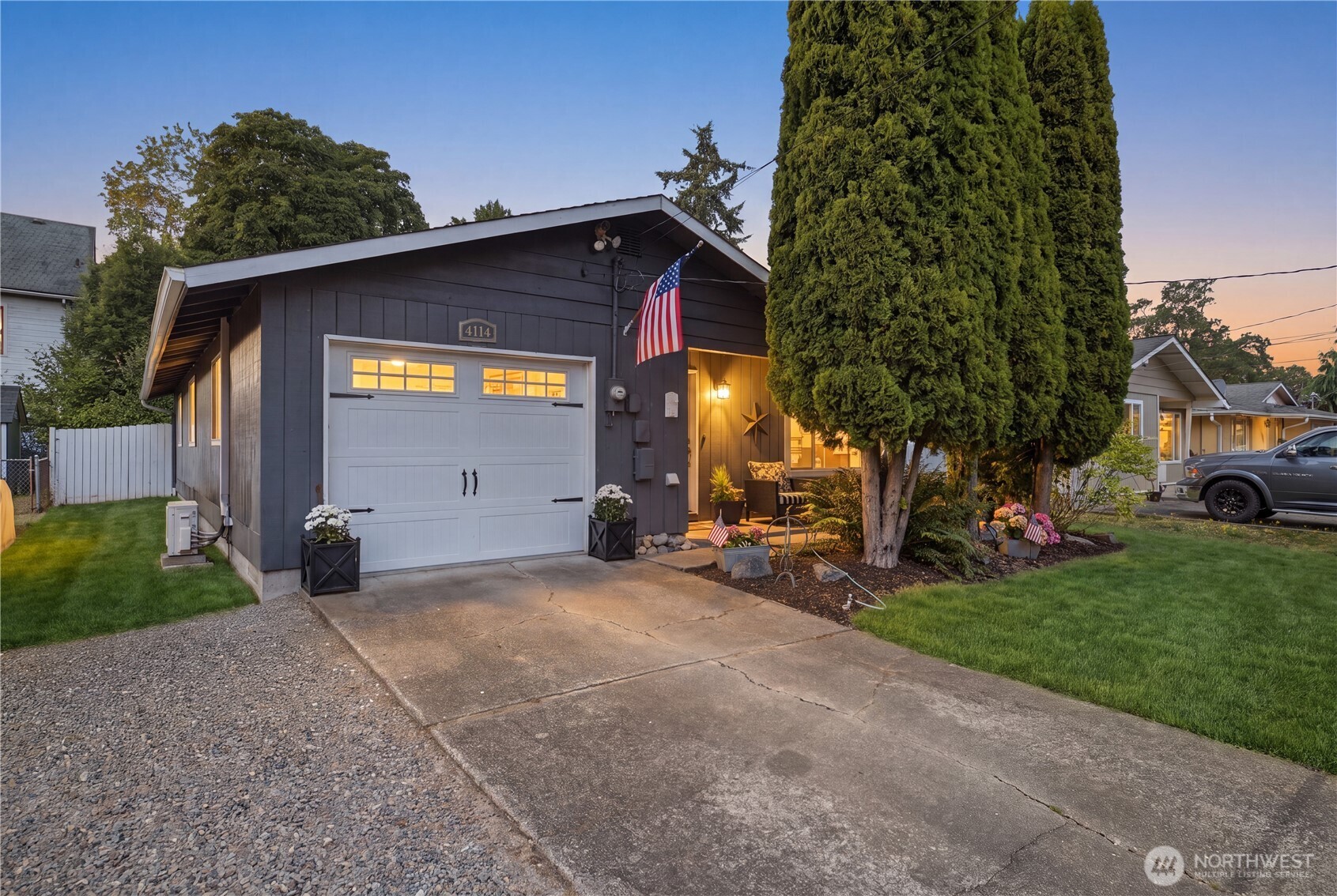 4114 S Hosmer Street Property Photo 40