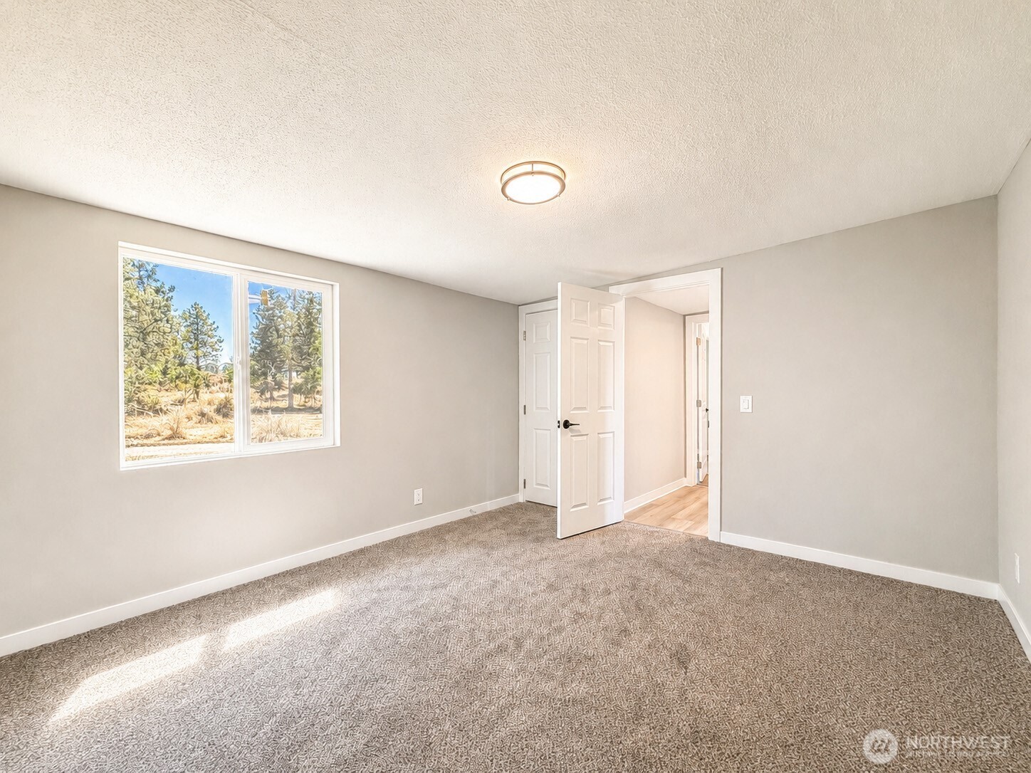 1040 W Shady Lane Wa Property Photo 17