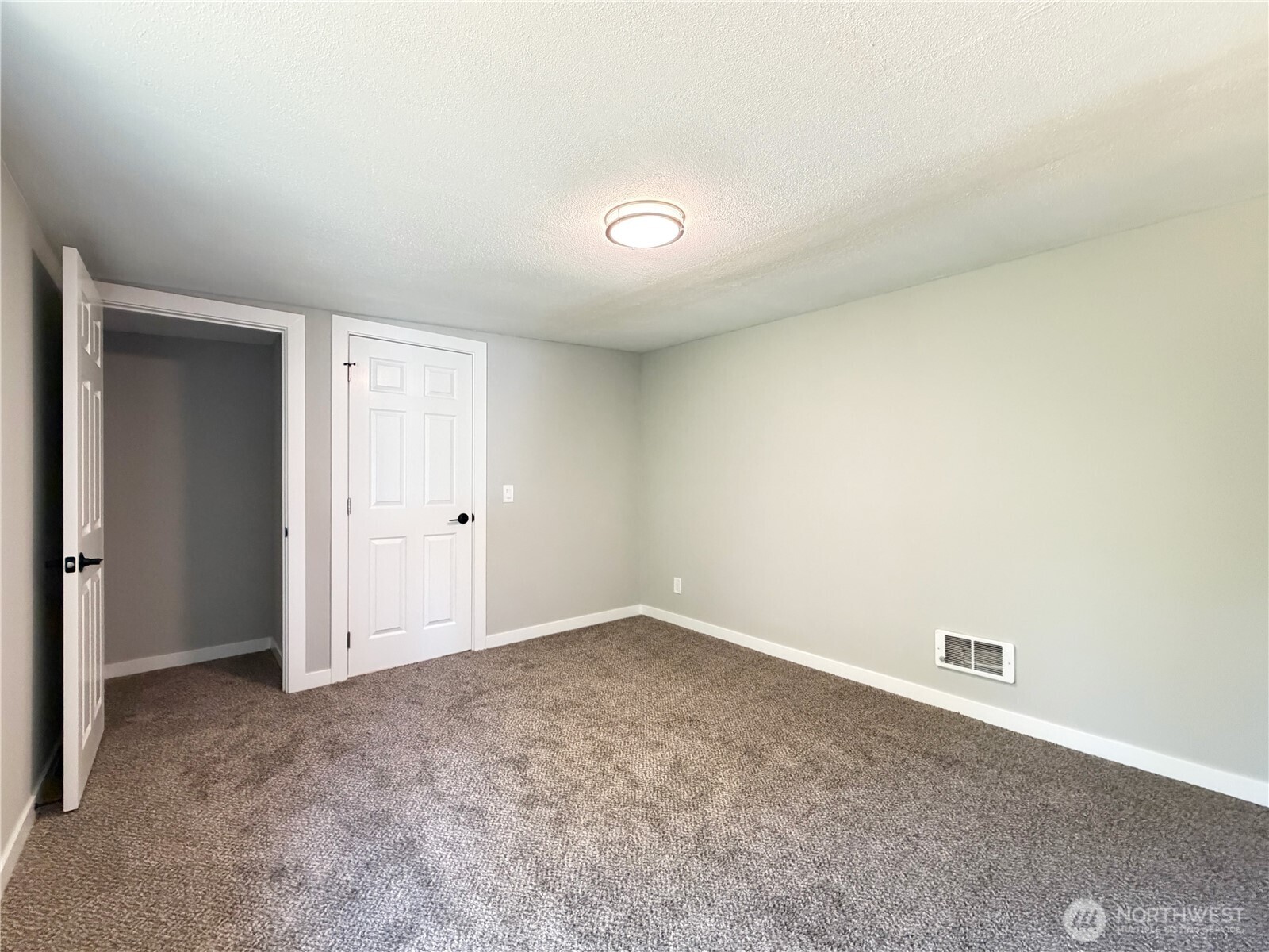 1040 W Shady Lane Wa Property Photo 29