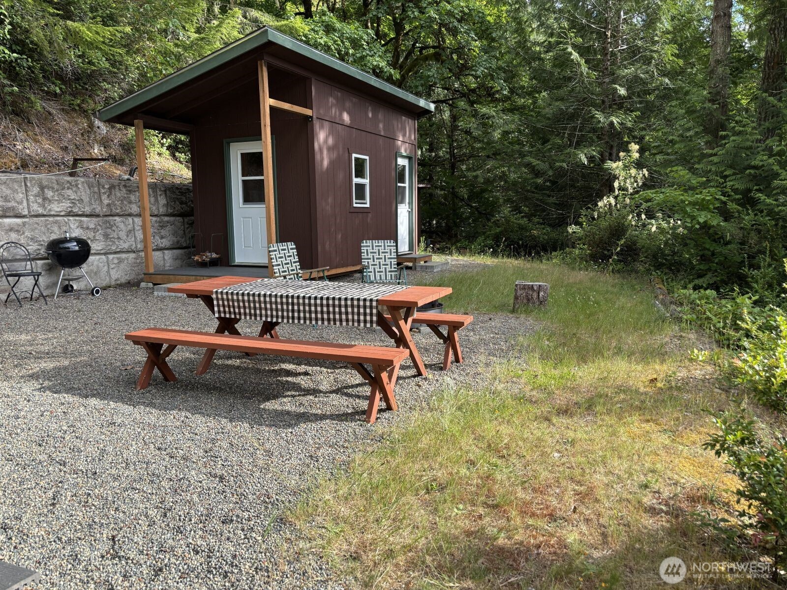 331 Ne Capstan Rock Road Property Photo 2