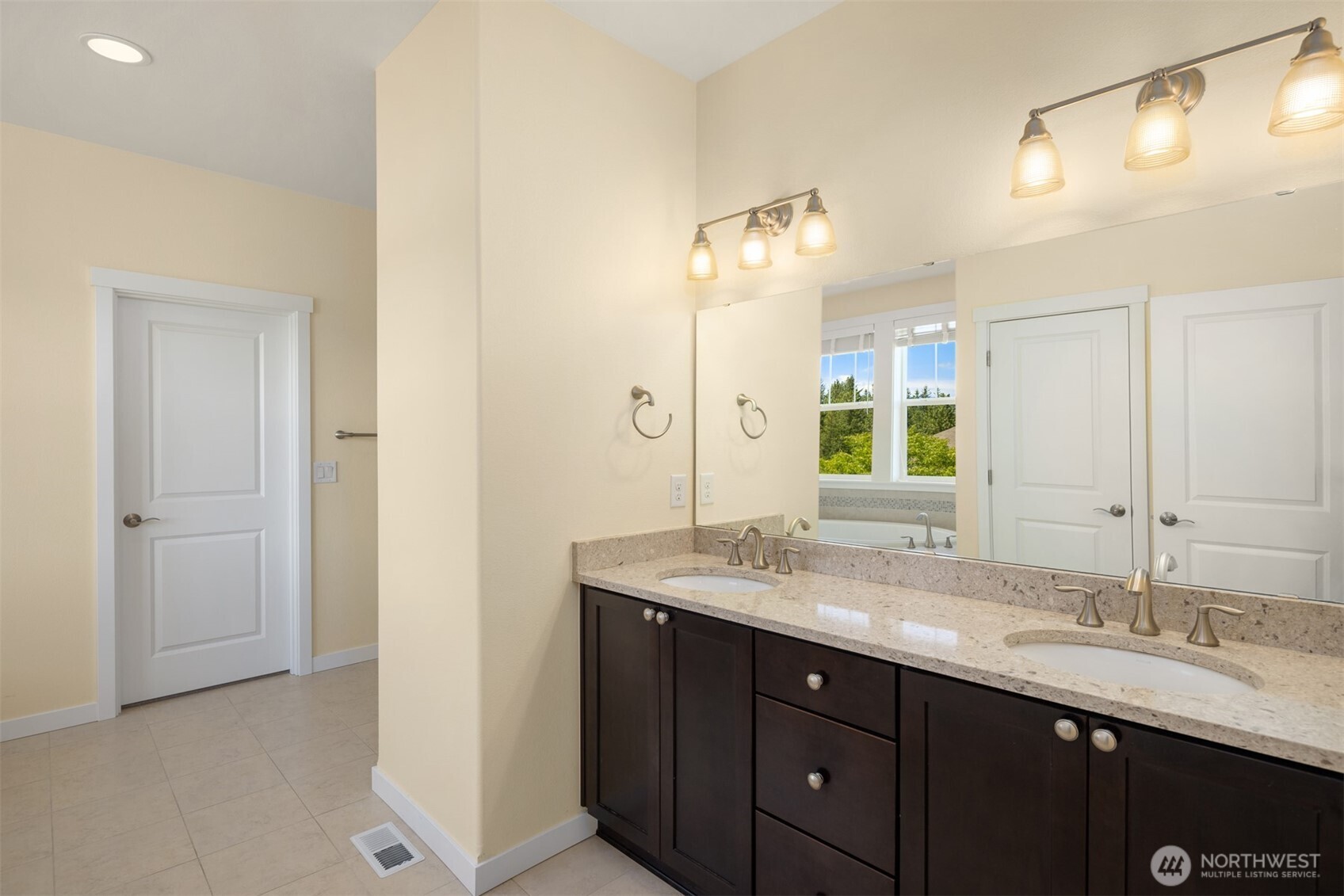 9121 Jacobia Avenue Property Photo 18