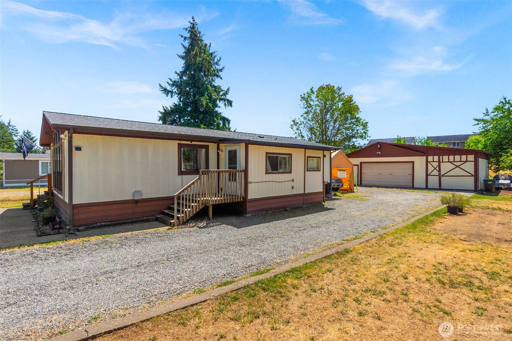 9035 Pepperidge Lane Property Photo 3