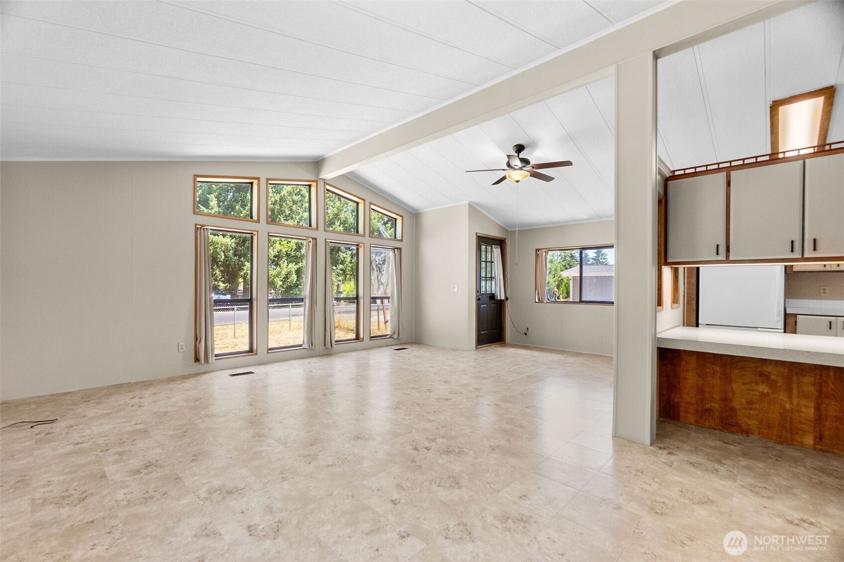 9035 Pepperidge Lane Property Photo 14