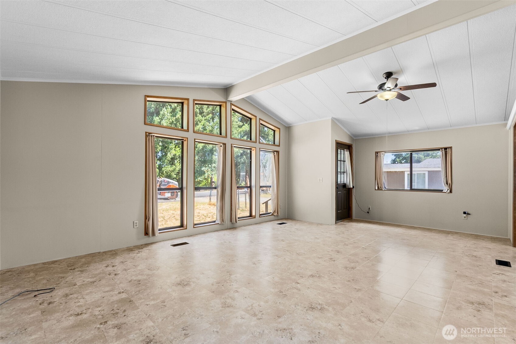 9035 Pepperidge Lane Property Photo 15