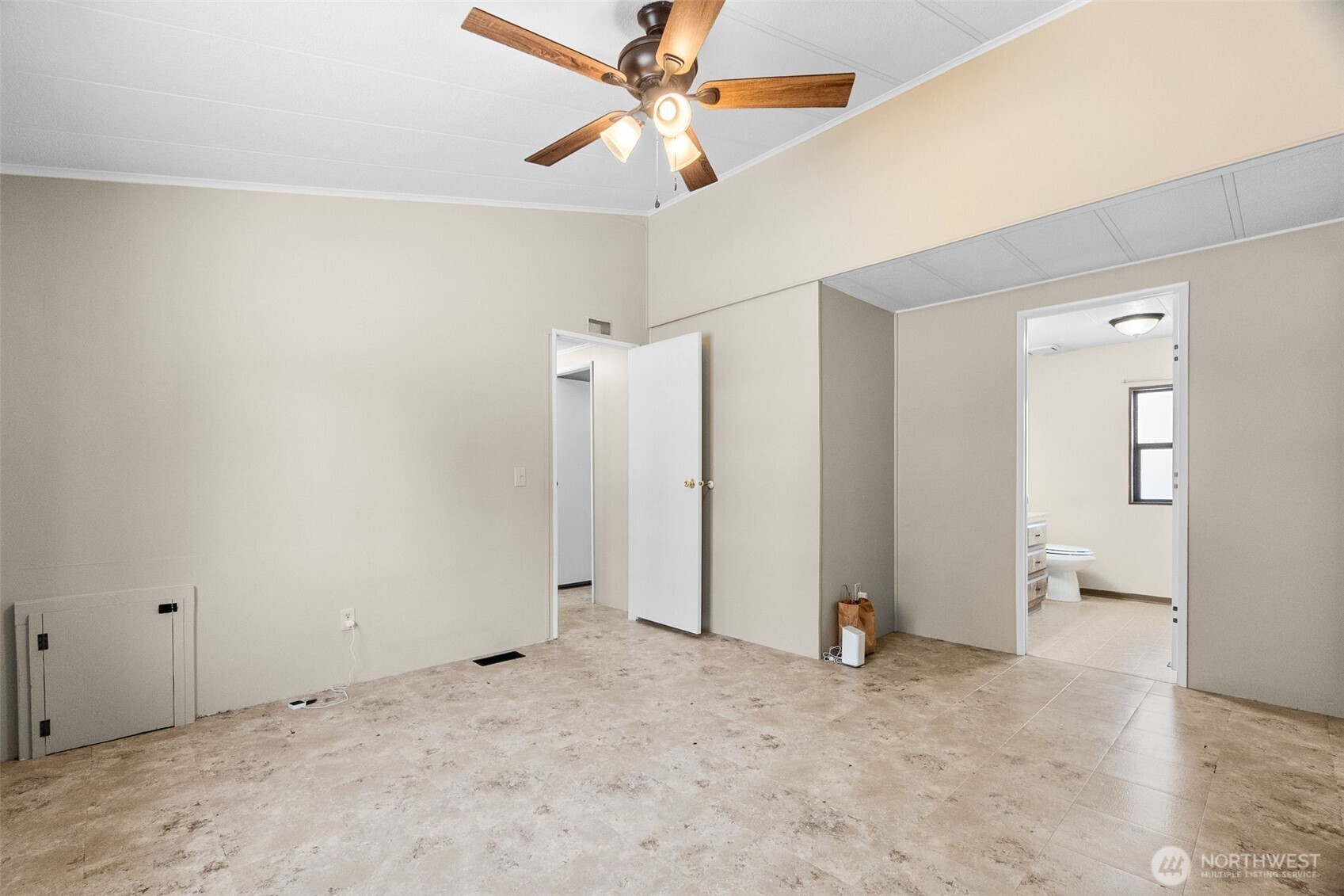 9035 Pepperidge Lane Property Photo 16