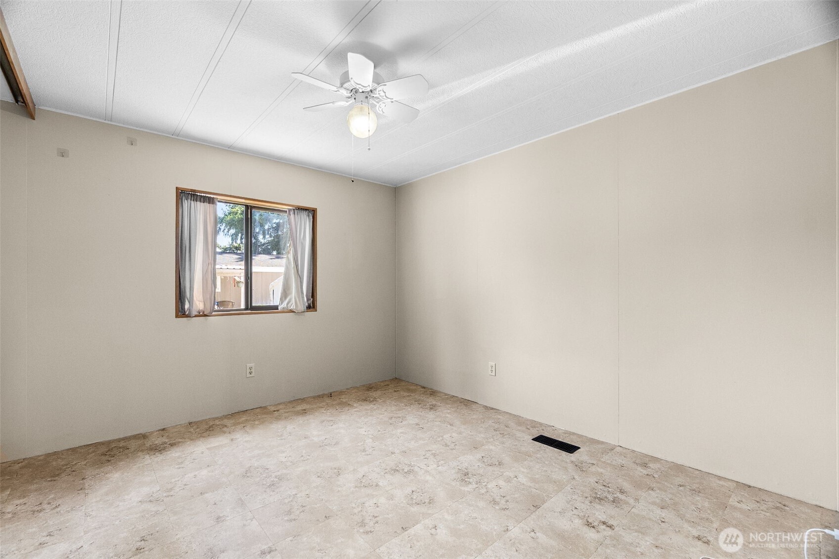 9035 Pepperidge Lane Property Photo 21