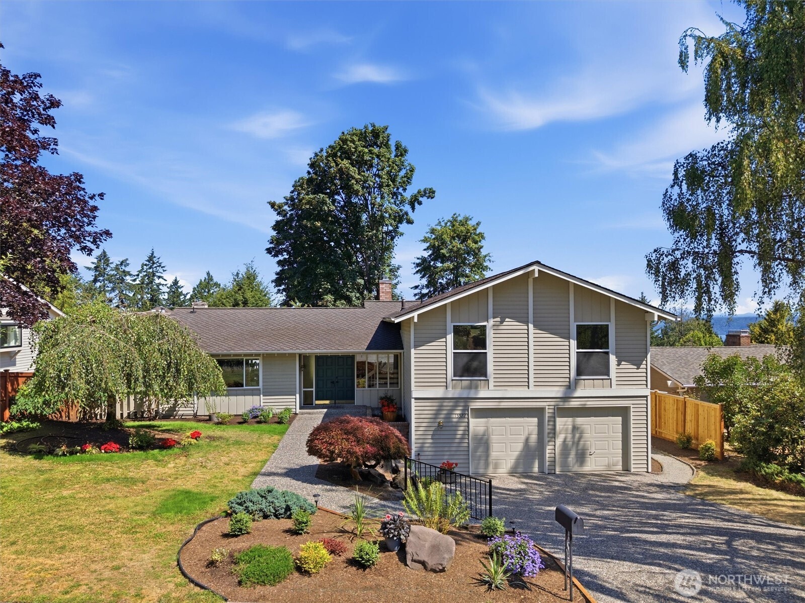 15522 SE 44th Place Property Photo 1