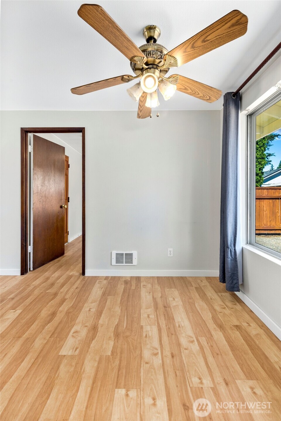 4823 103rd Place Property Photo 11
