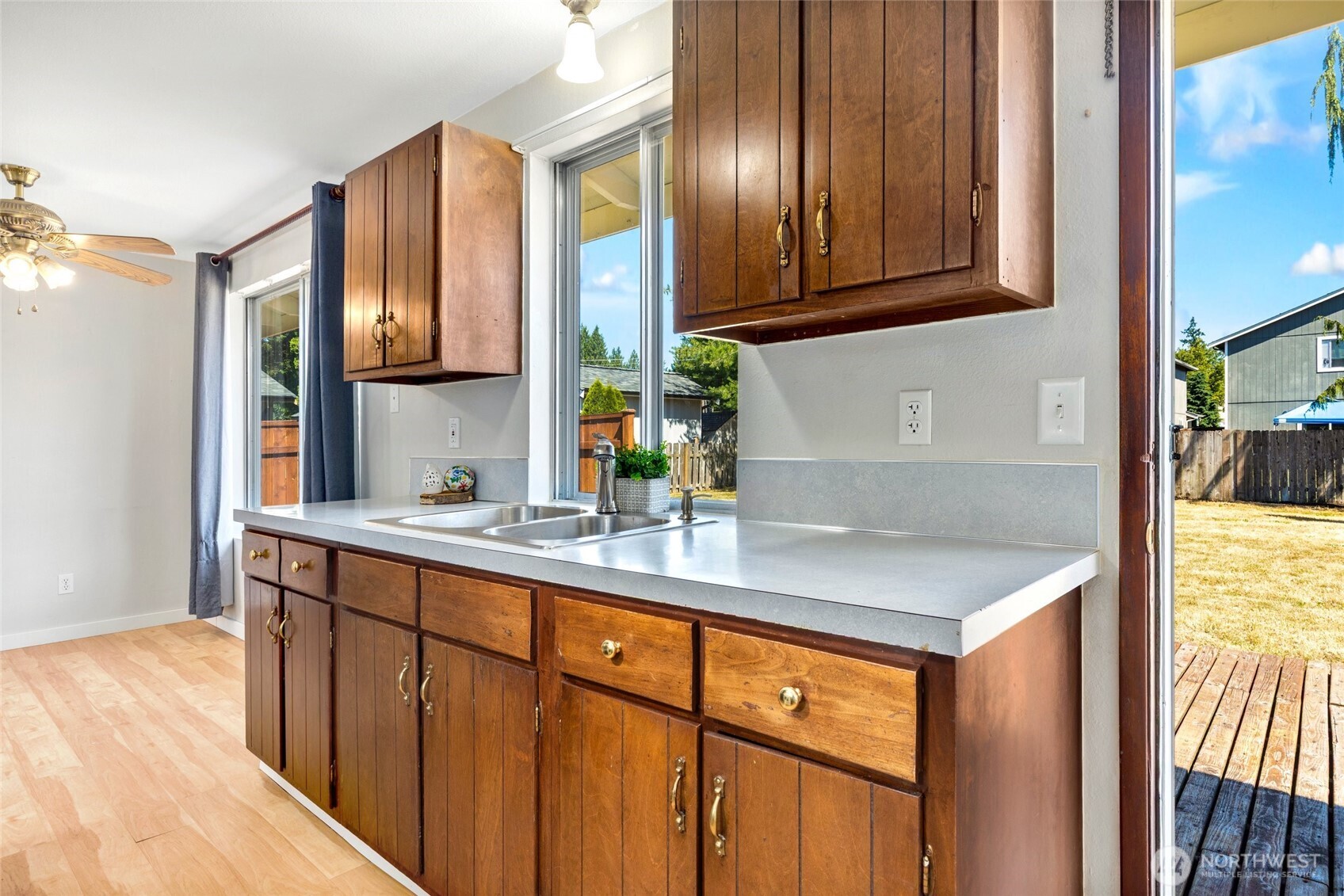 4823 103rd Place Property Photo 13