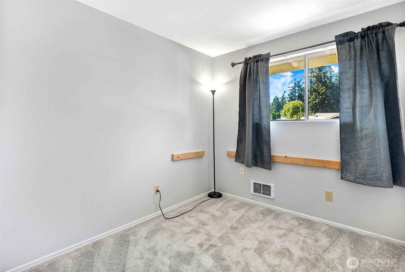 4823 103rd Place Property Photo 19