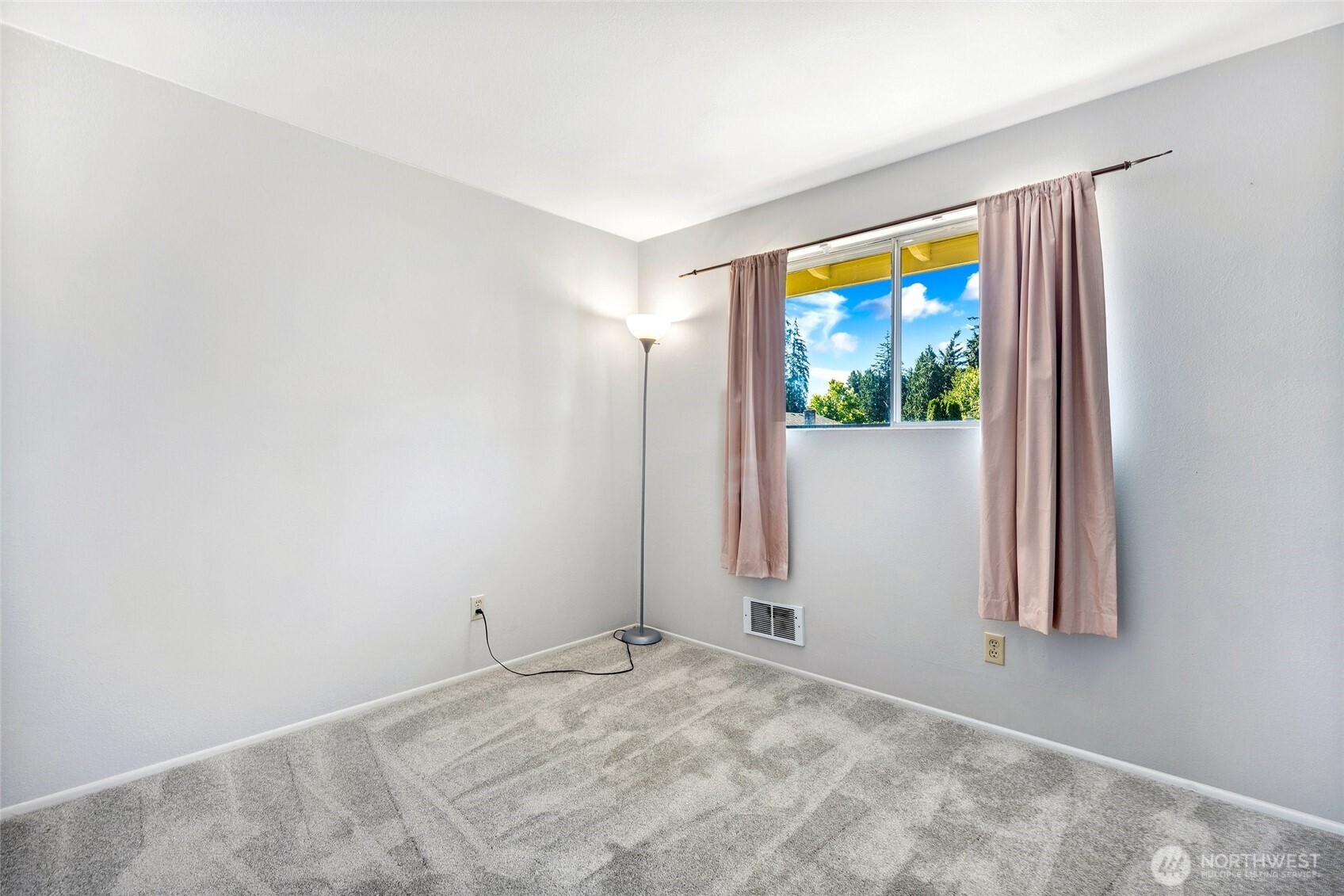 4823 103rd Place Property Photo 22