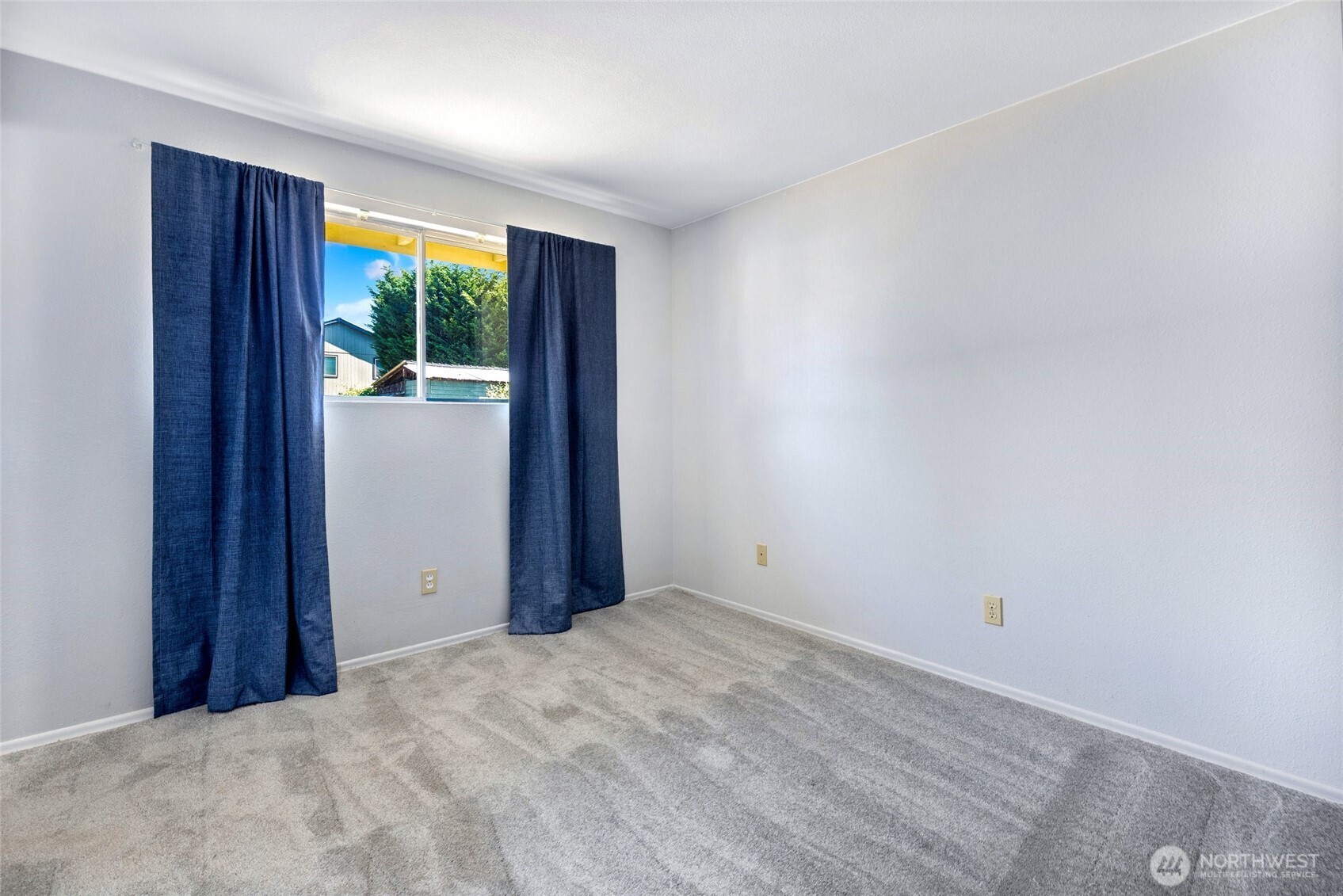 4823 103rd Place Property Photo 24