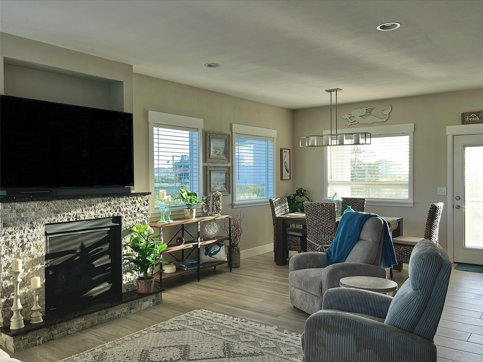 1439 Diamond Head Avenue Property Photo 4