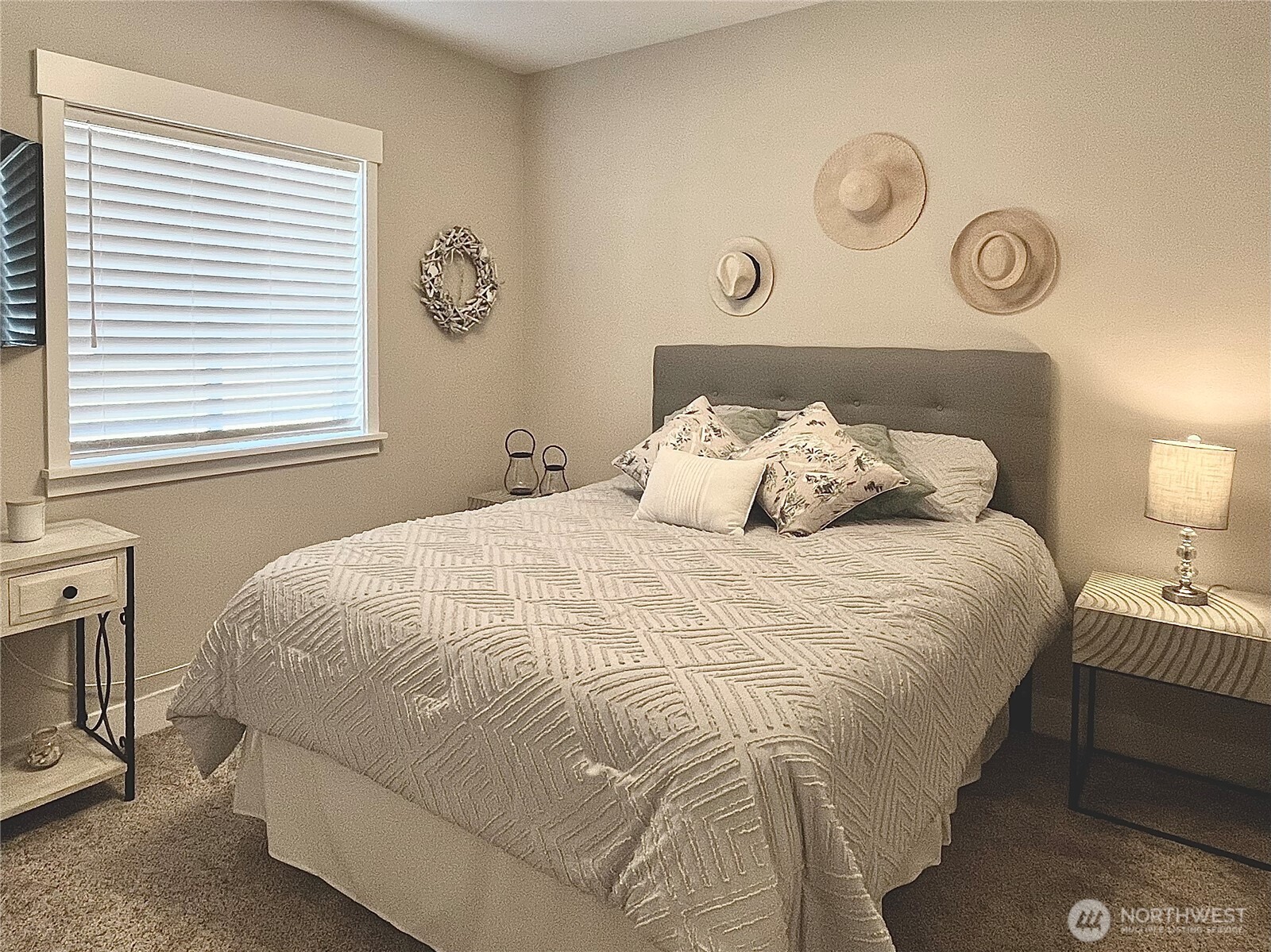1439 Diamond Head Avenue Property Photo 21