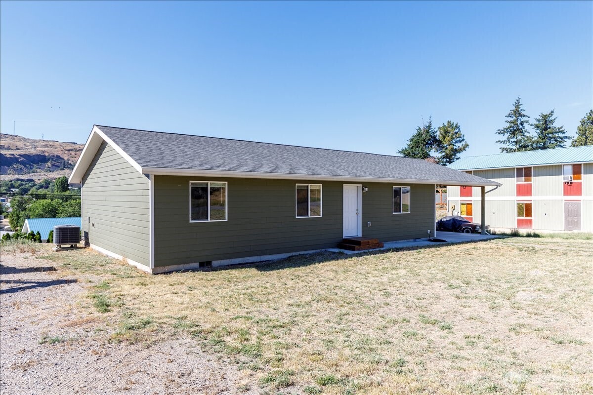 109 C Street Property Photo 3