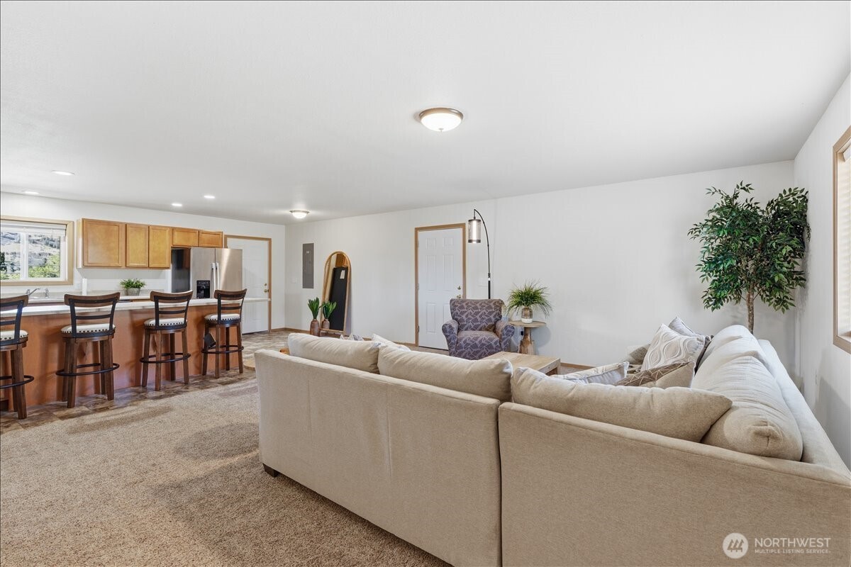 109 C Street Property Photo 5