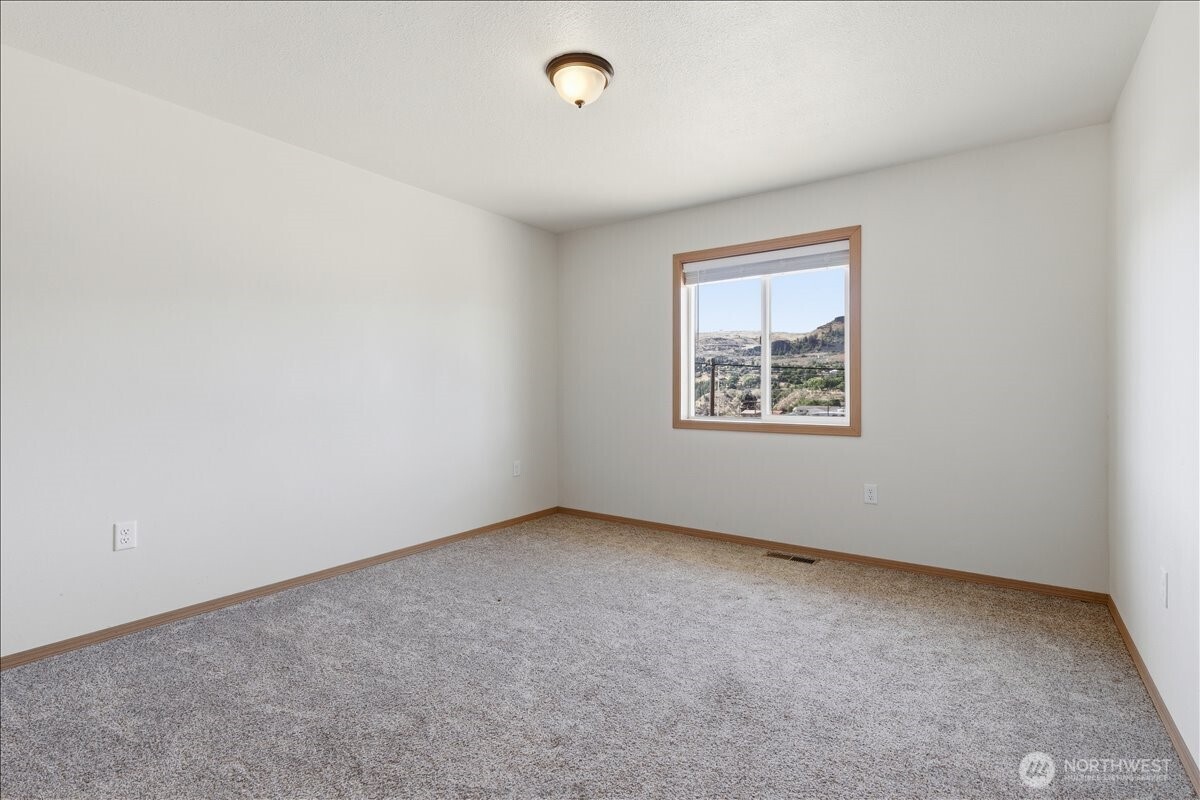 109 C Street Property Photo 20