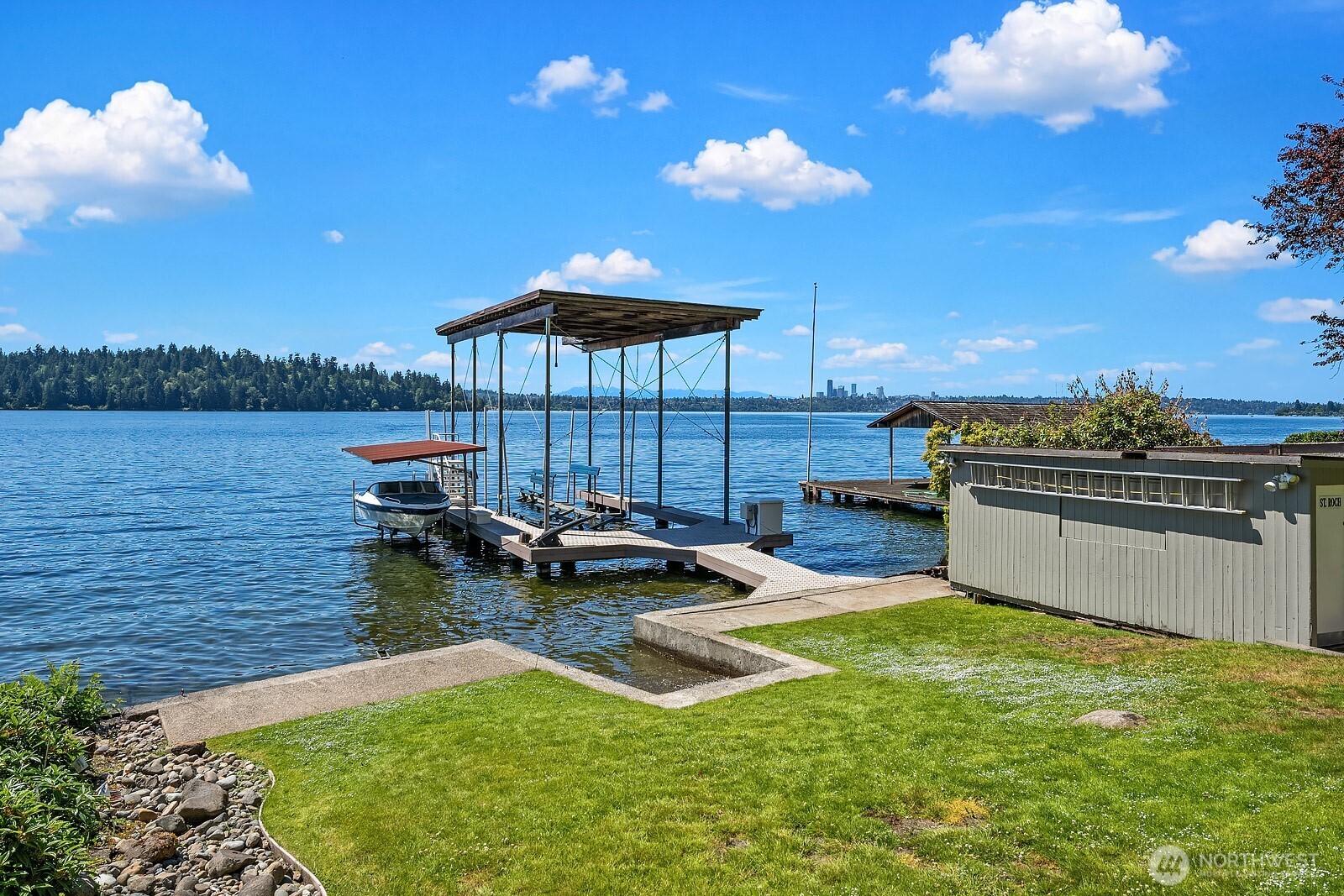 4835 Forest Avenue Property Photo 9