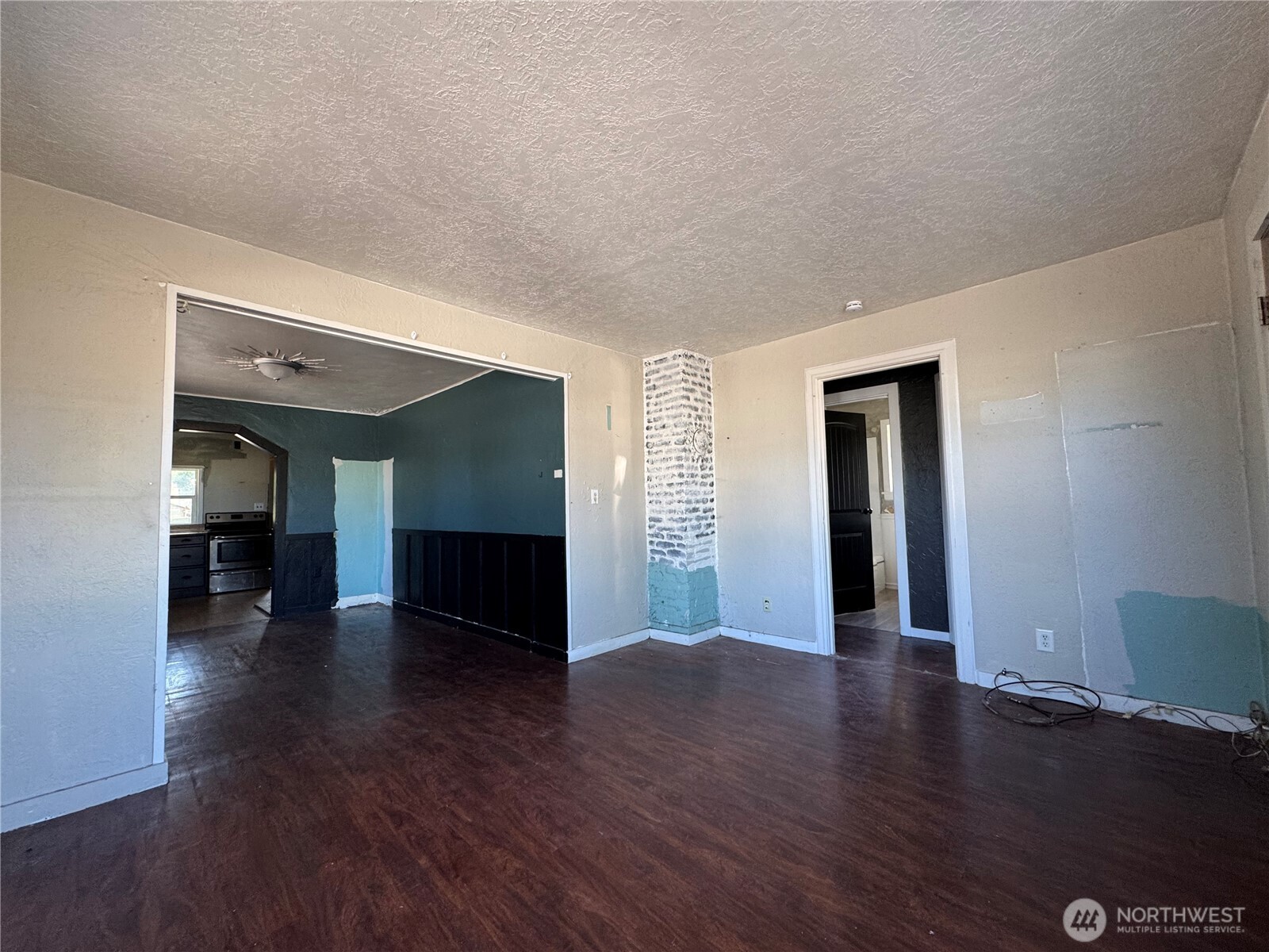 4727 Ocean Beach Highway Property Photo 3