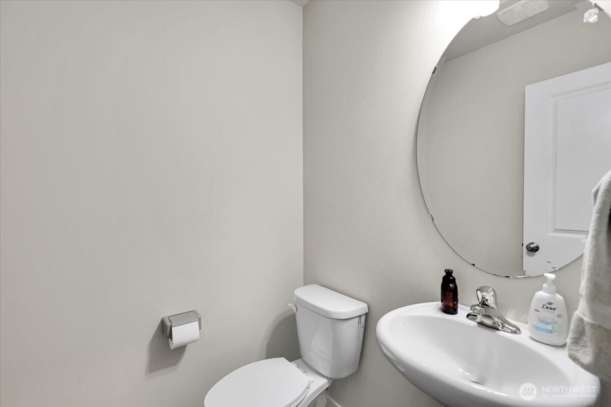 7709 208th Avenue Property Photo 5
