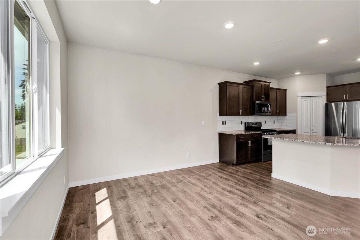 7709 208th Avenue Property Photo 10