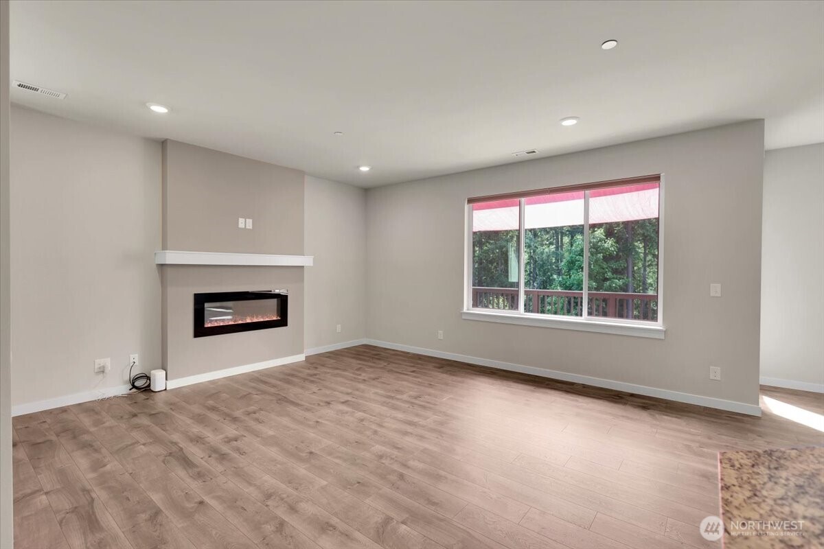 7709 208th Avenue Property Photo 12