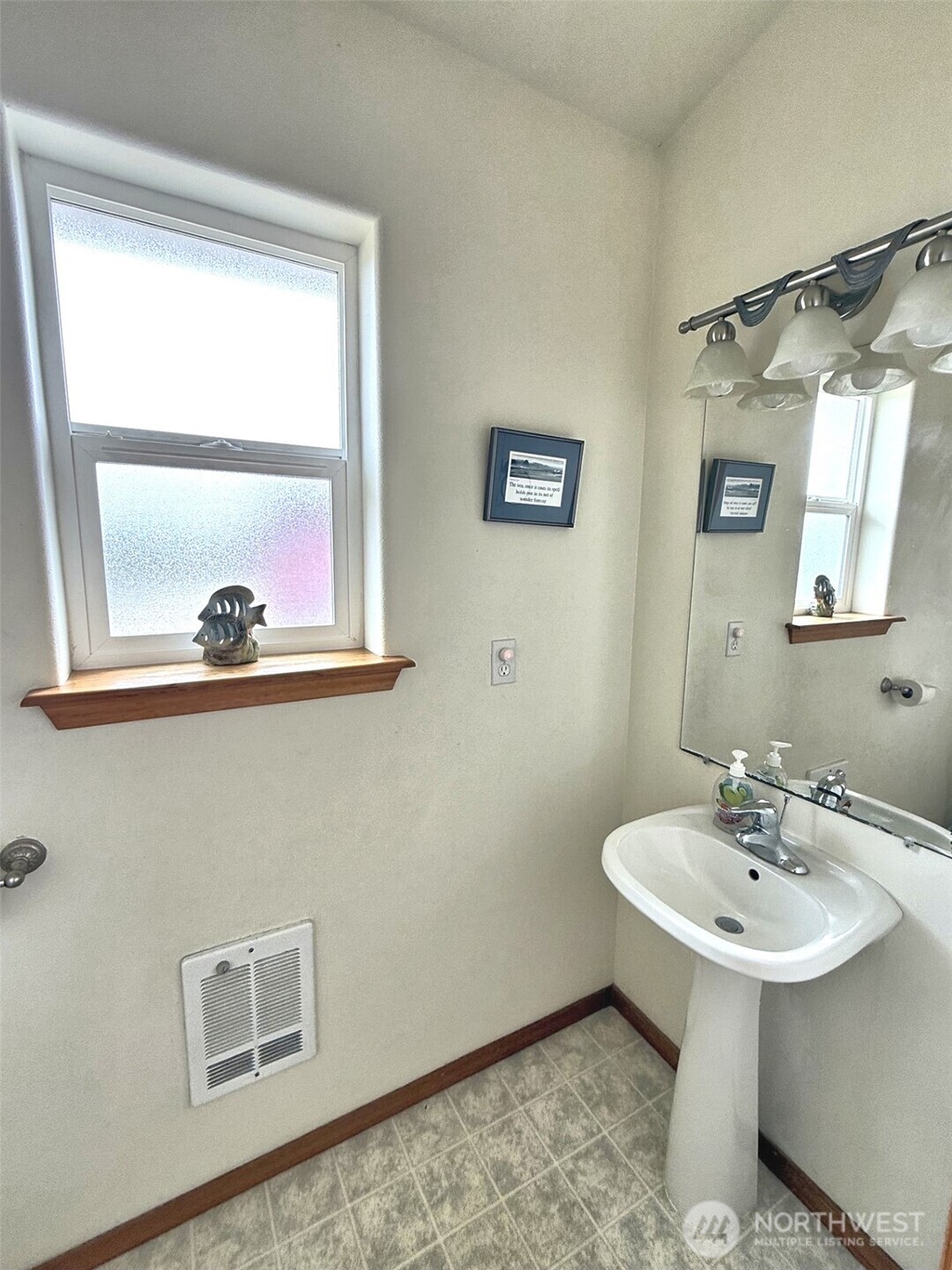 16 Ocean Boulevard Property Photo 12