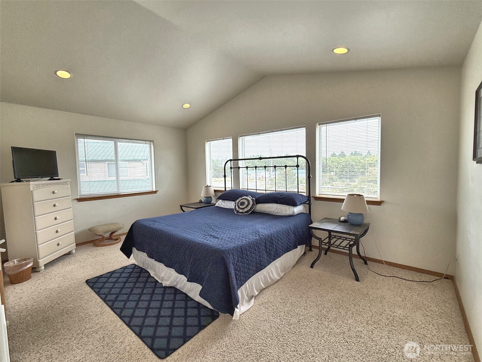 16 Ocean Boulevard Property Photo 13