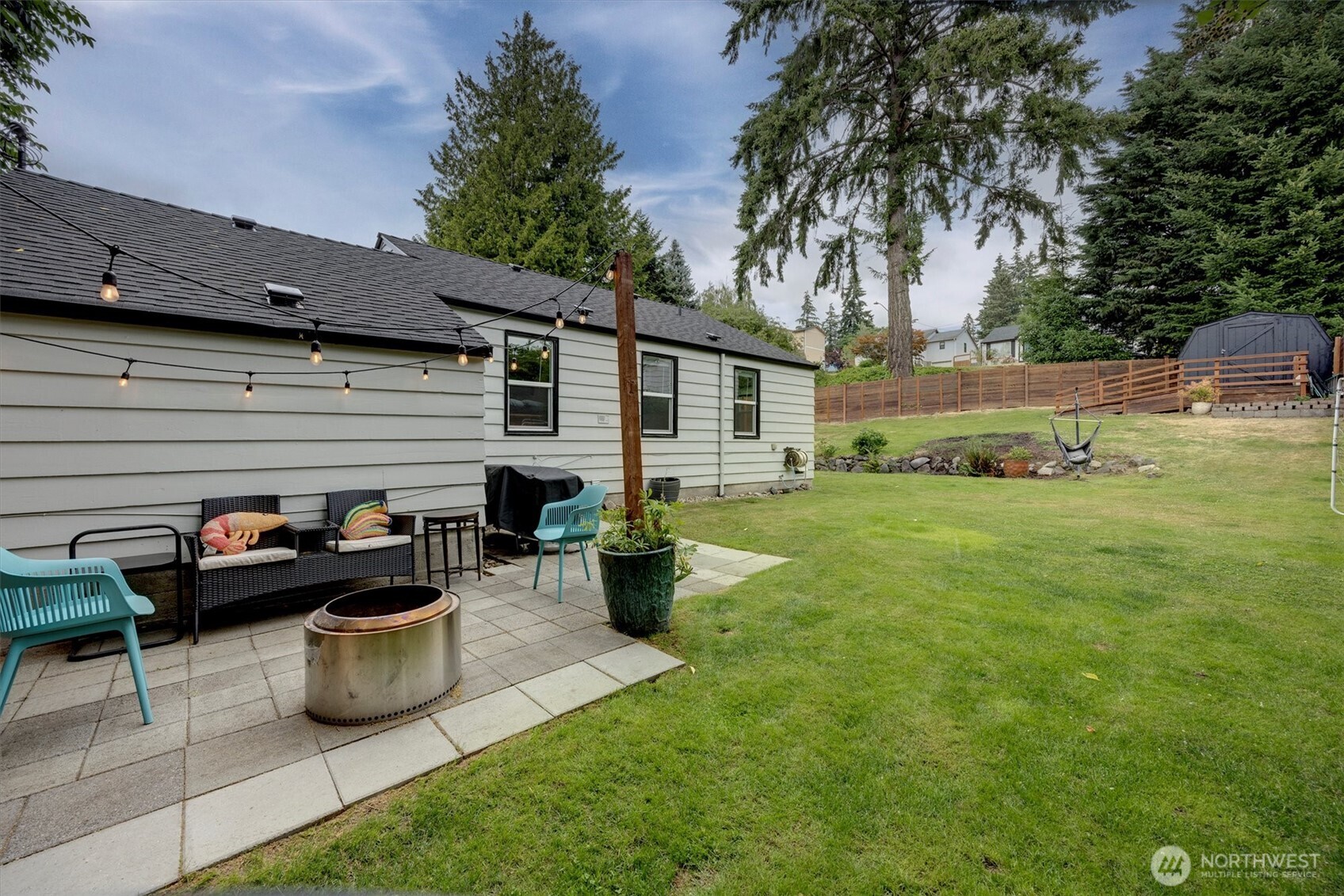555 Windsor Place Property Photo 18